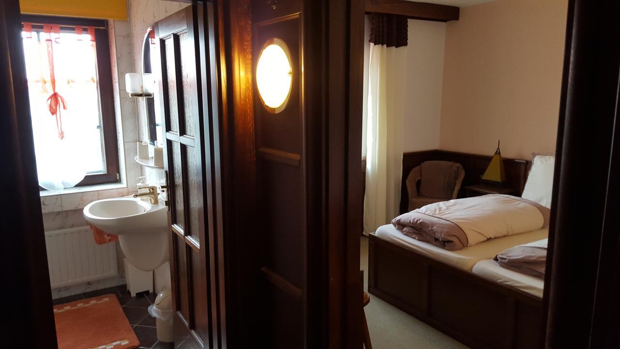 Landhotel Zum Doppeldecker Kirchen  Zewnętrze zdjęcie